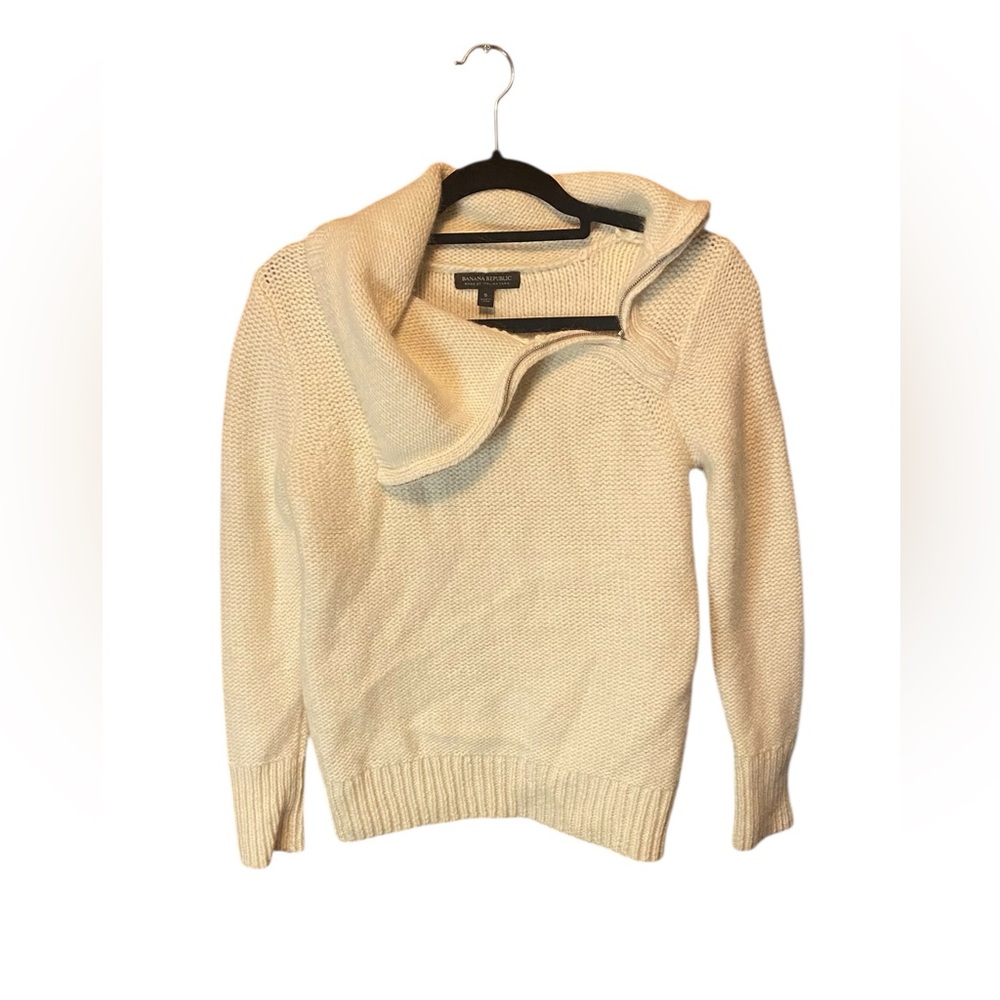 BANANA REPUBLIC Cream Cowl Neck Sweater Small Italian Yarn Soft Knit